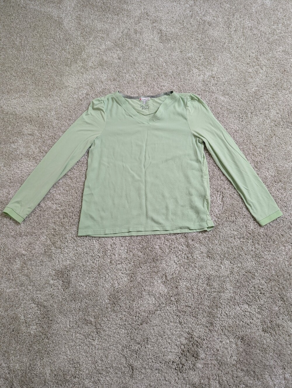 Street One Light Green Long-Sleeve Women's V-Neck Top